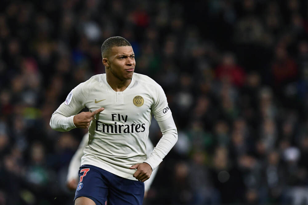 流畅！谢泼德助攻 杜兰特弧顶三分空心入网 5中4轰12分了